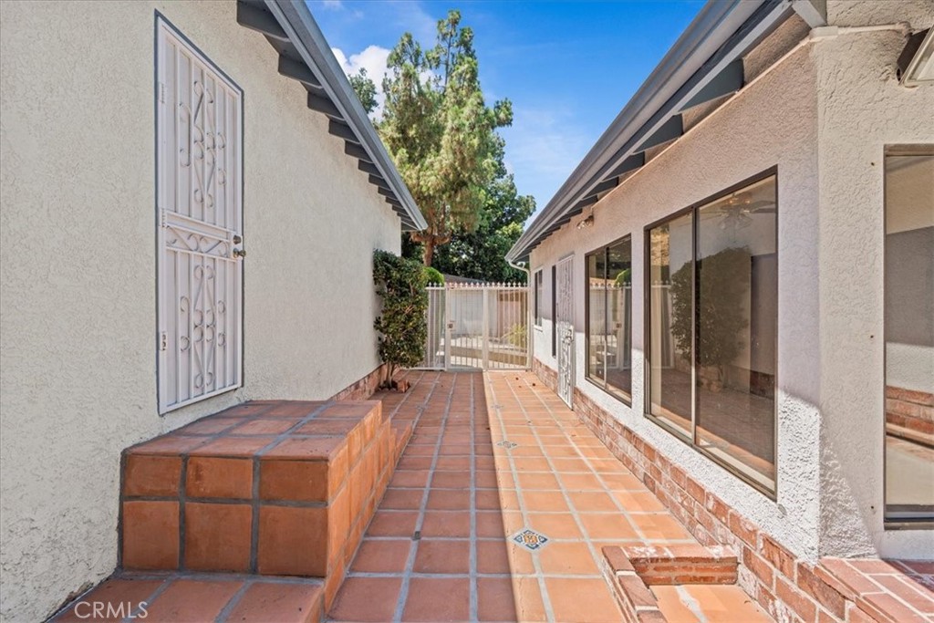 MLS #DW25180215 image #5