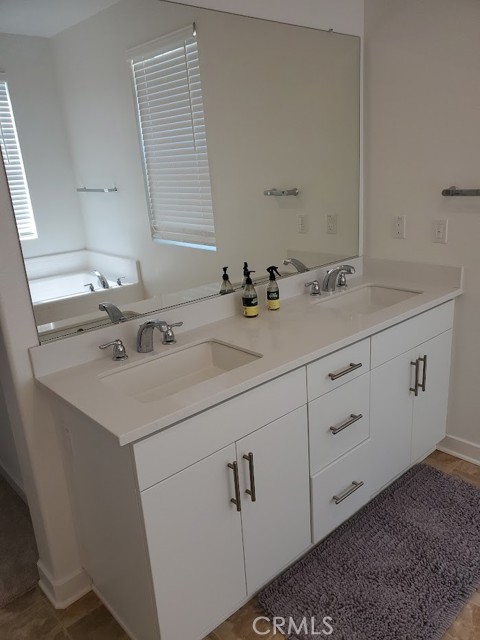 MLS #DW25180367 image #5