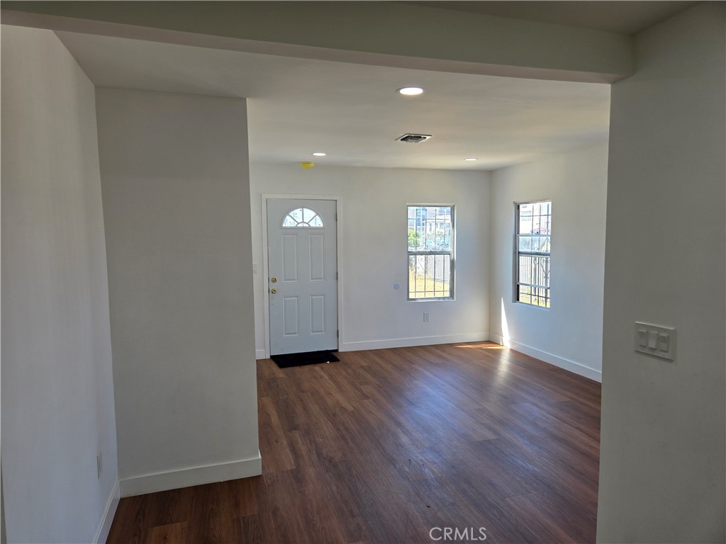 MLS #DW25180655 image #9