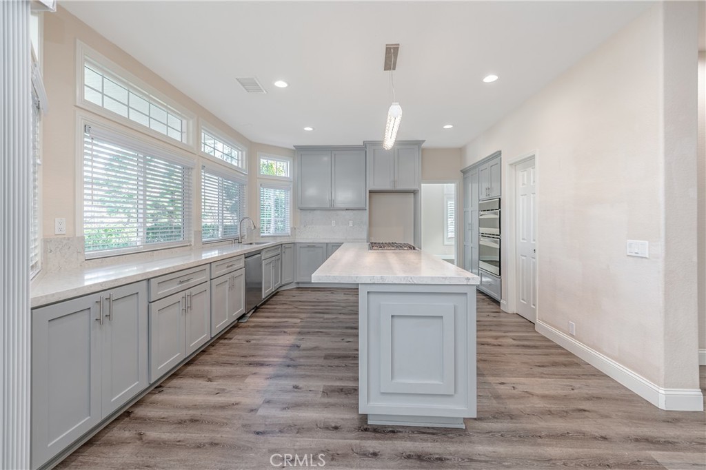 MLS #DW25181970 image #9