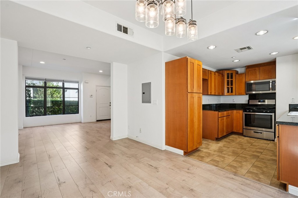 MLS #DW25189109 image #11