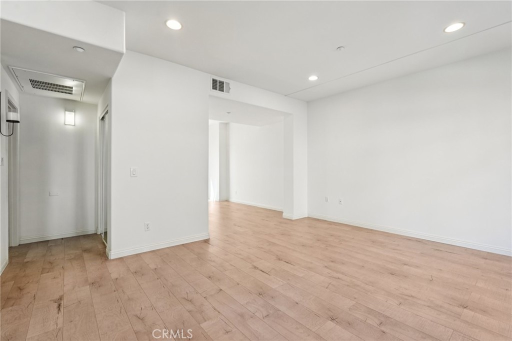 MLS #DW25189109 image #15