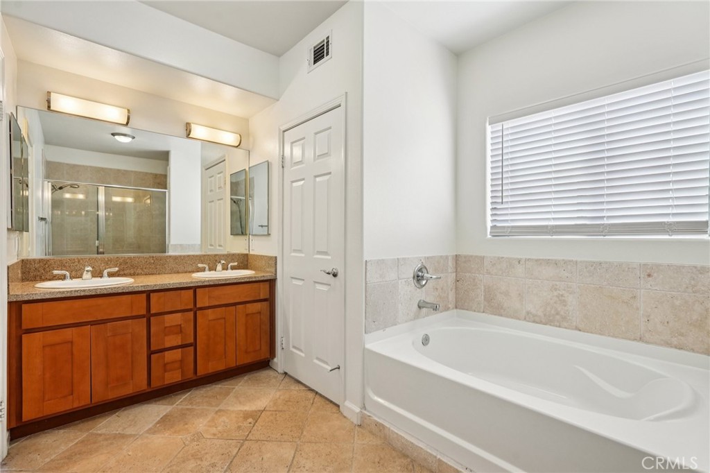 MLS #DW25189109 image #30