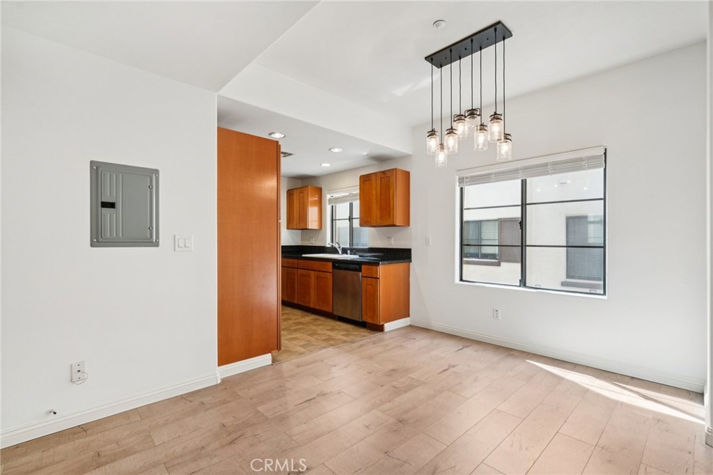 MLS #DW25189109 image #9