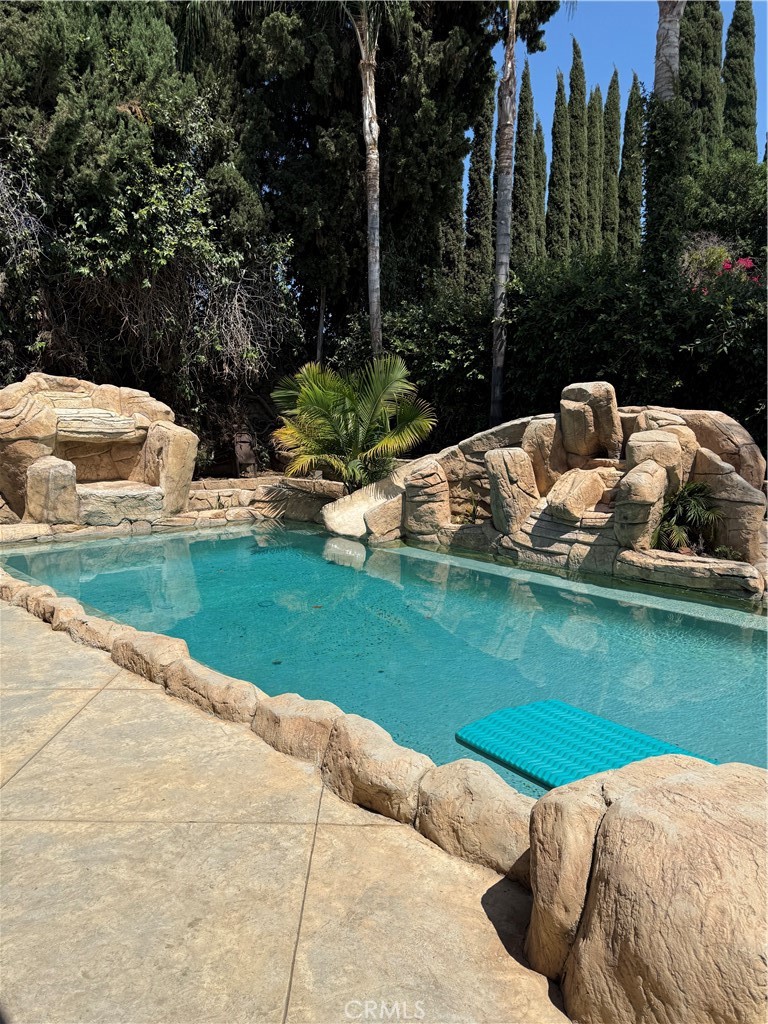 MLS #DW25192583 image #4