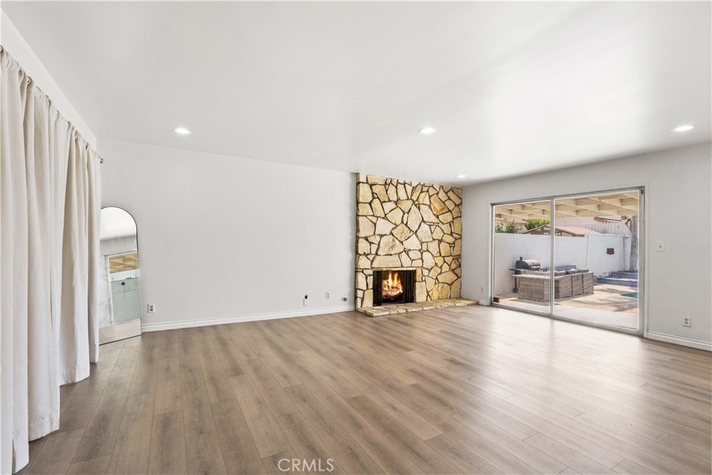 MLS #DW25194847 image #5