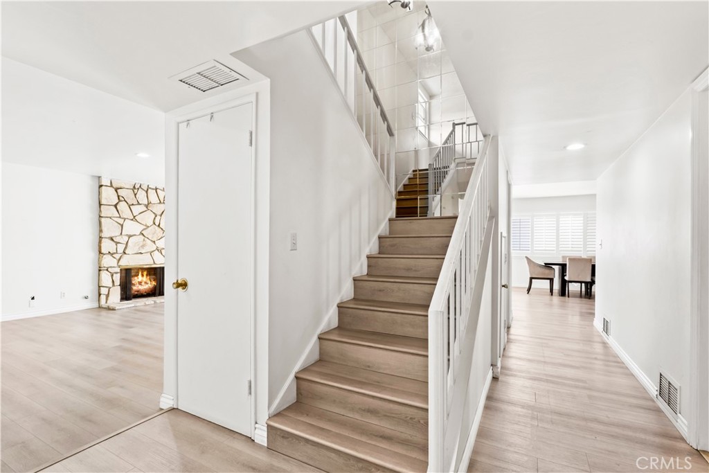 MLS #DW25194847 image #8