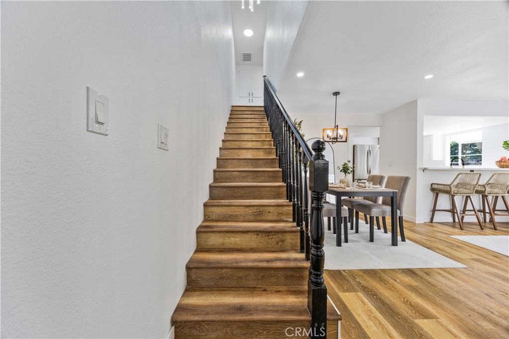 MLS #DW25195883 image #9