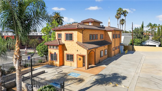 MLS #DW25196036 image #0