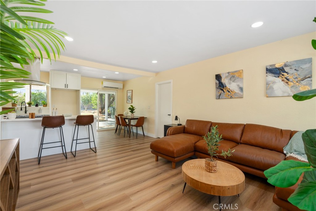 MLS #DW25197597 image #1