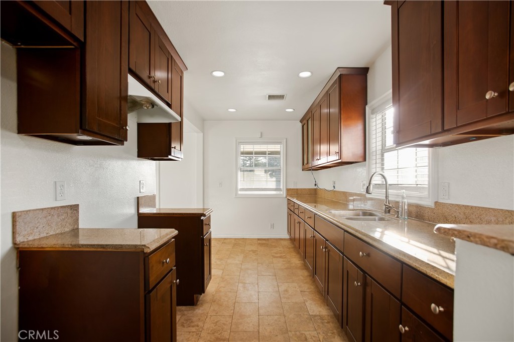 MLS #DW25203216 image #10