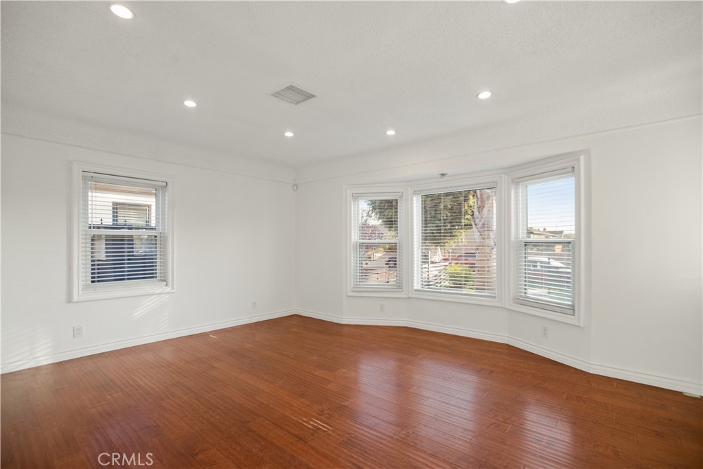 MLS #DW25203216 image #4