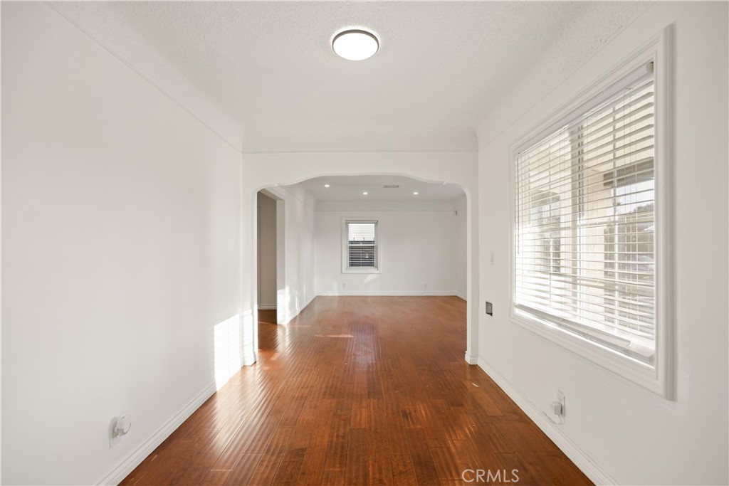 MLS #DW25203216 image #6