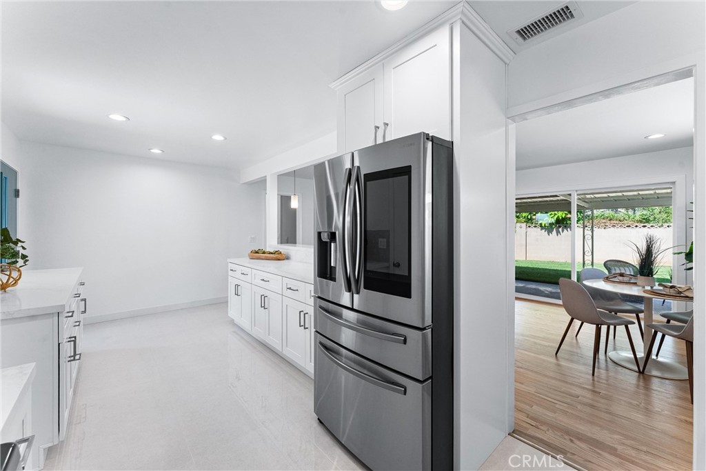 MLS #DW25206563 image #6