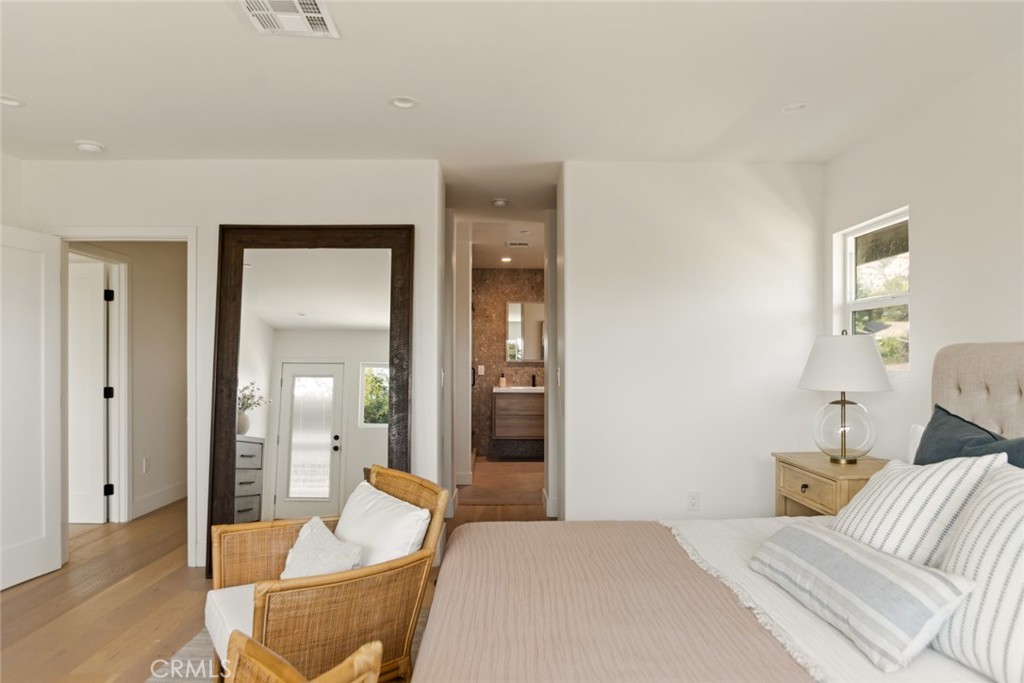 MLS #DW25208014 image #32