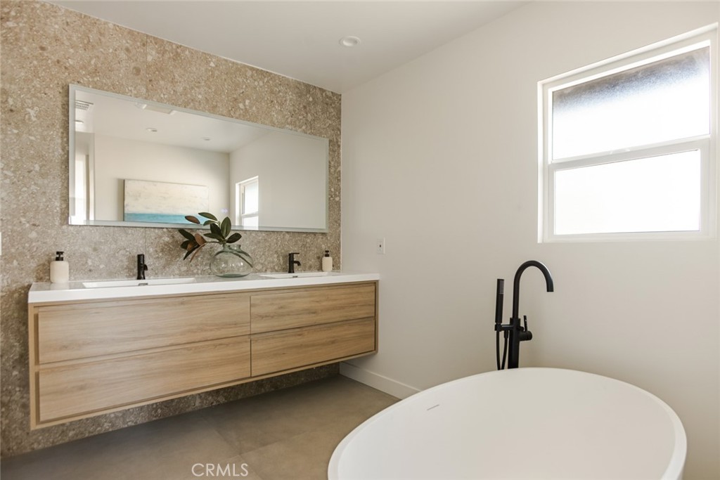 MLS #DW25208014 image #34