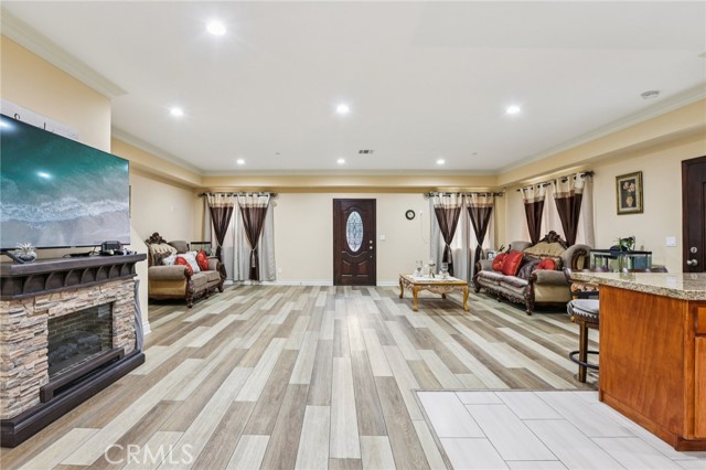 MLS #DW25214585 image #1