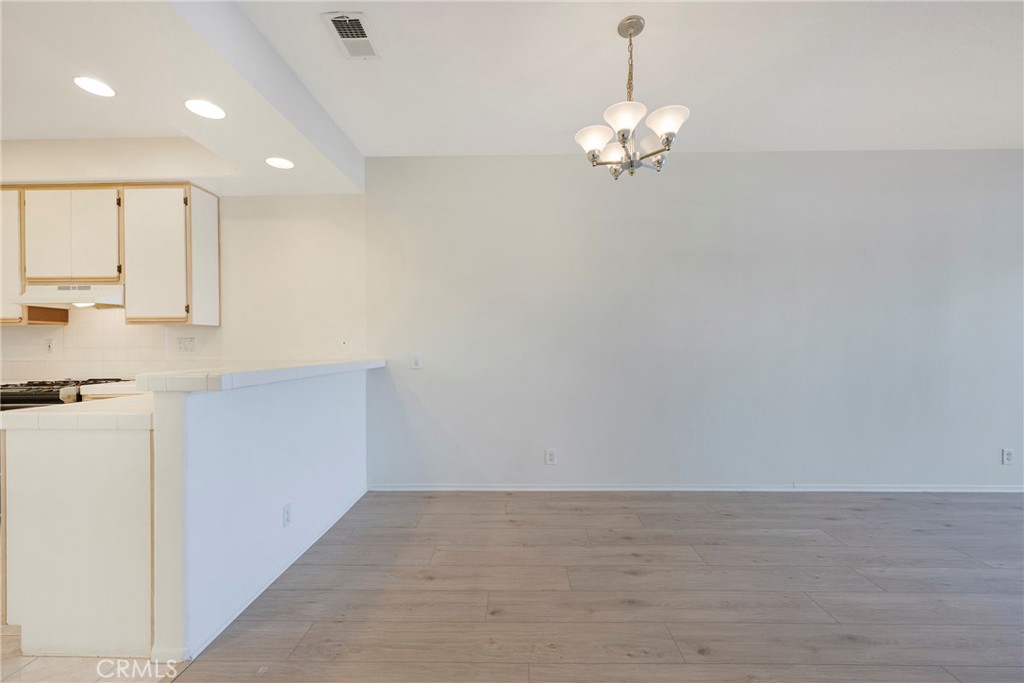 MLS #DW25215624 image #5