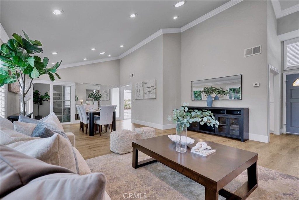 MLS #DW25219826 image #13