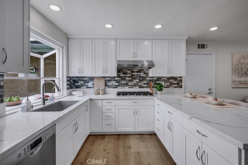 MLS #DW25219826 image #25