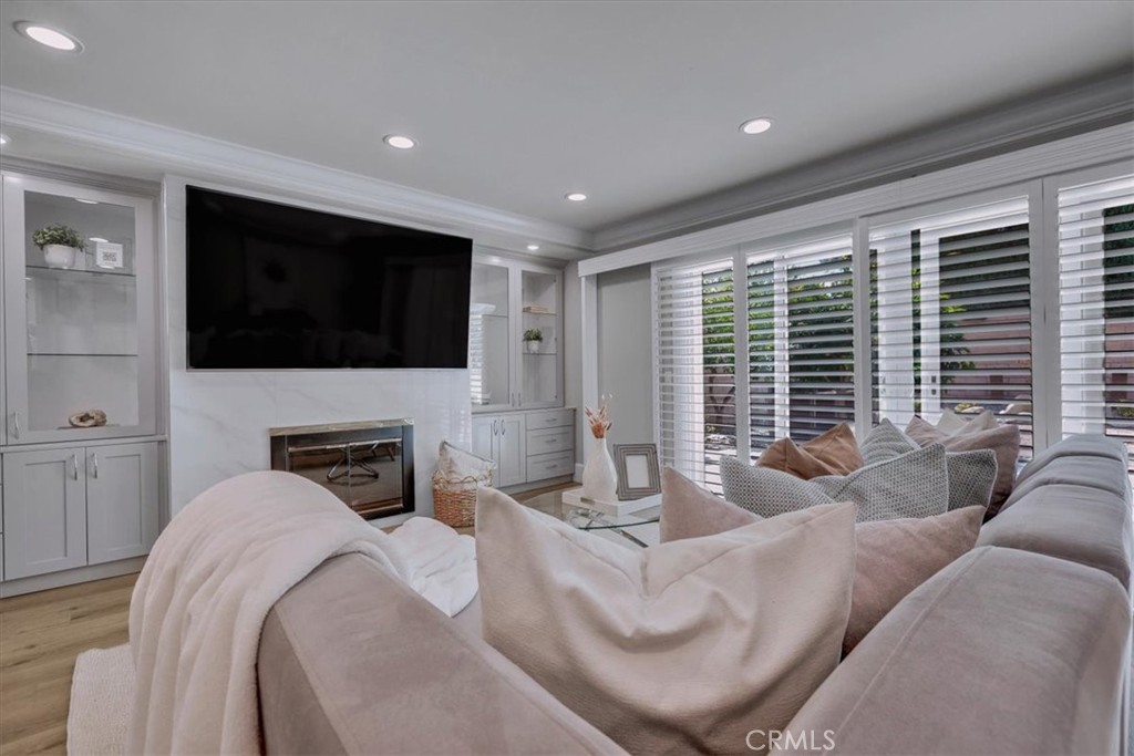 MLS #DW25219826 image #35