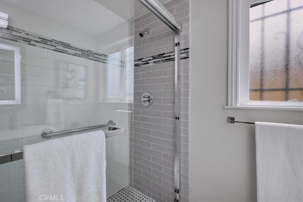 MLS #DW25219826 image #42