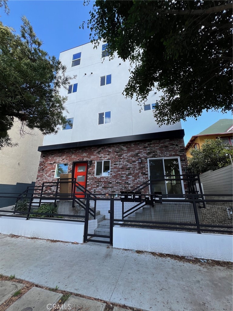 MLS #DW25031104 image #0