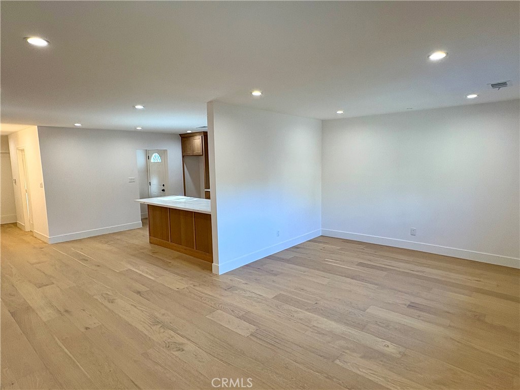 MLS #DW25221255 image #9