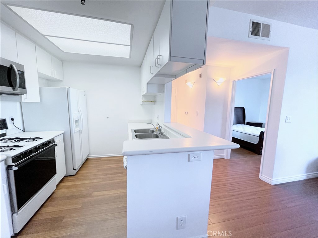 MLS #DW25221457 image #1