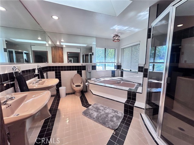 MLS #DW25222572 image #9