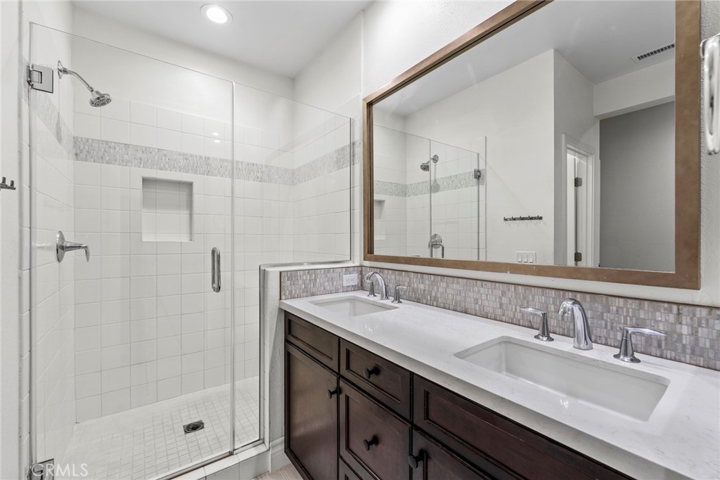 MLS #DW25222845 image #12