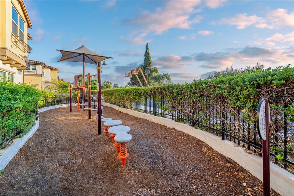 MLS #DW25222845 image #17