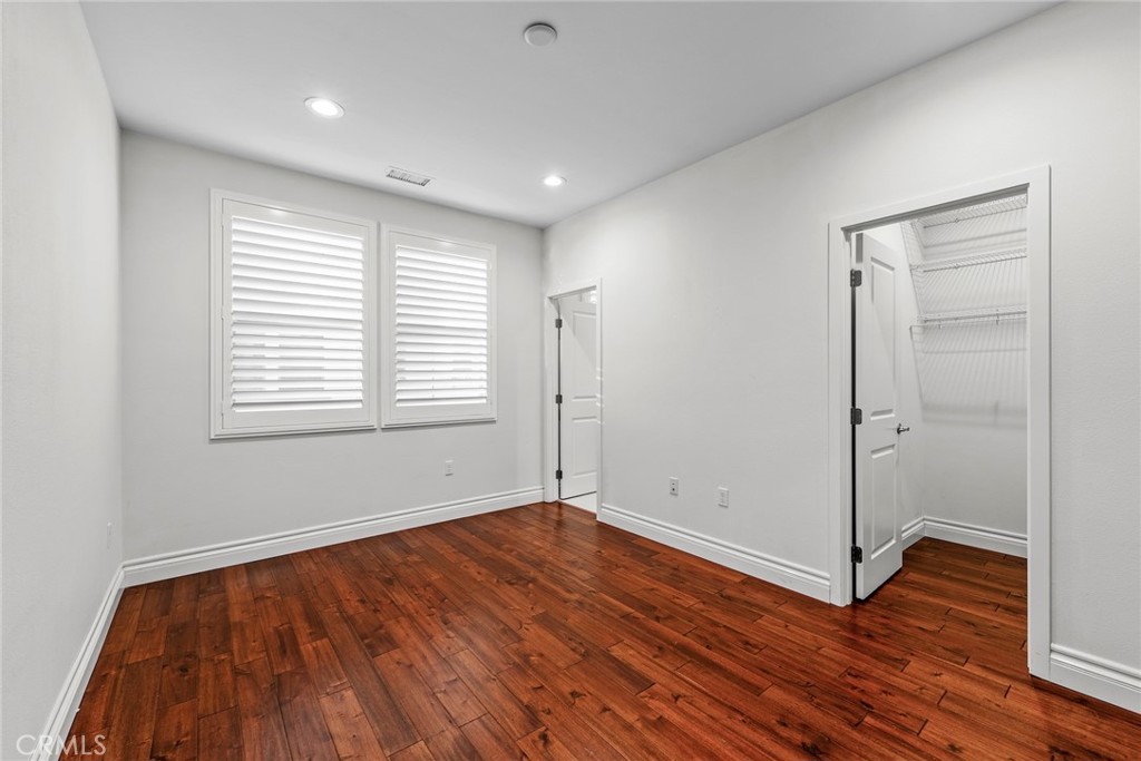 MLS #DW25222845 image #9