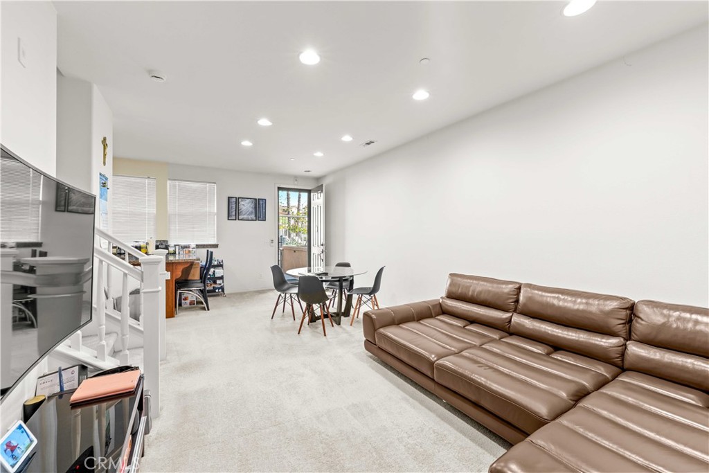 MLS #DW25224283 image #5