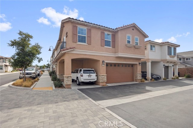 MLS #DW25225596 image #0