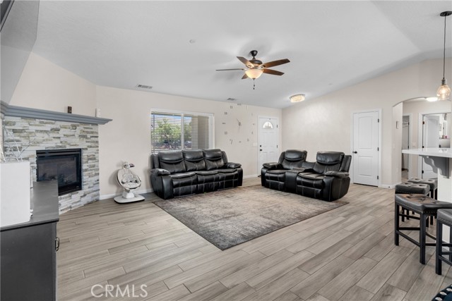 MLS #DW25226132 image #7