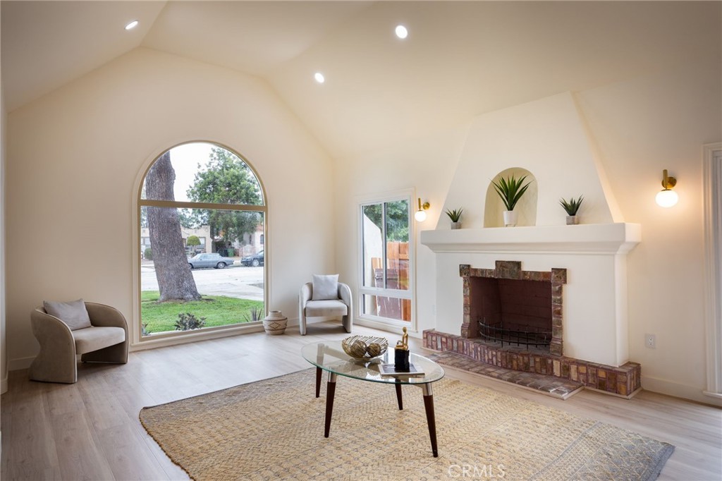 MLS #DW25229404 image #9