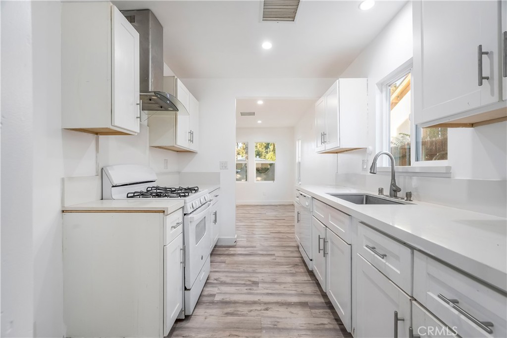 MLS #DW25237785 image #9