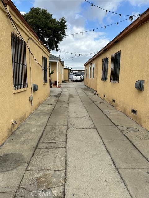 MLS #DW25238881 image #1