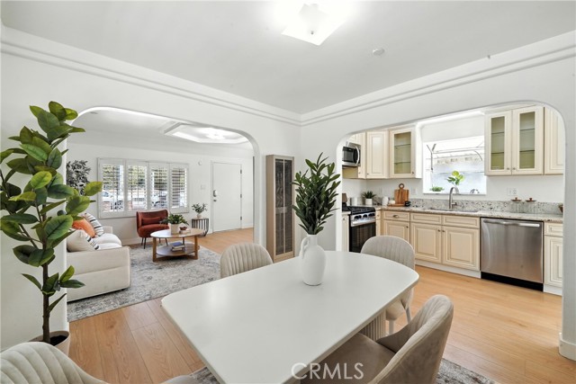 MLS #DW25240743 image #9