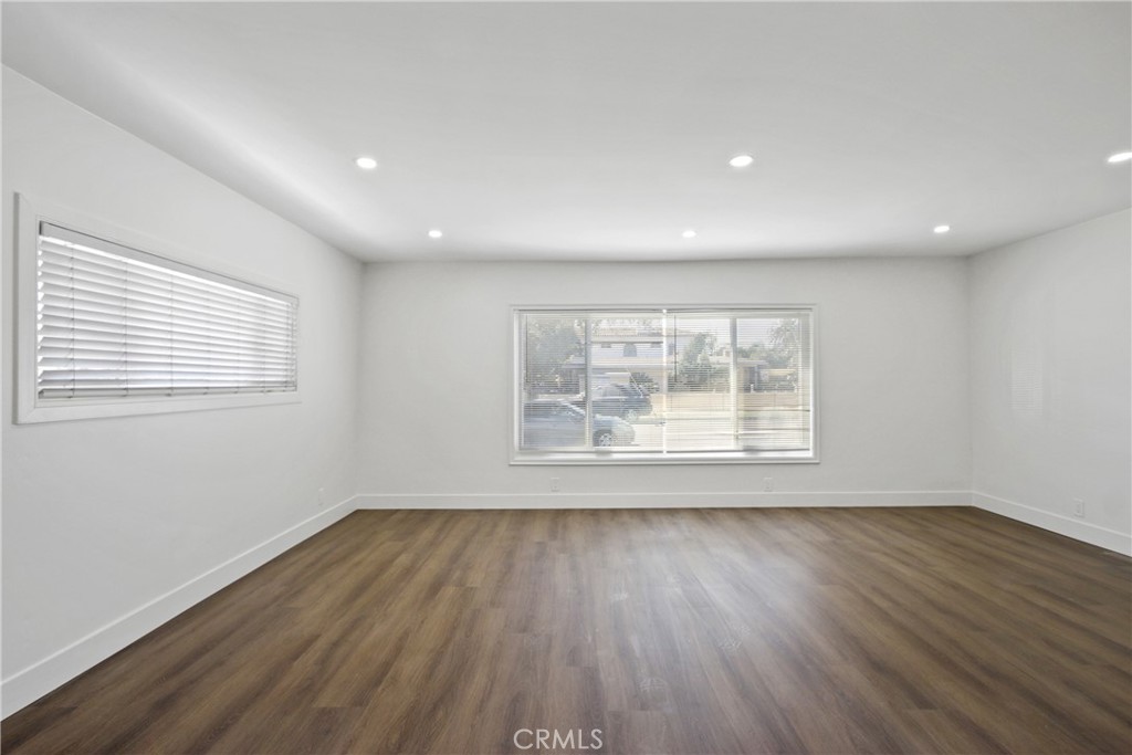 MLS #DW25241387 image #2