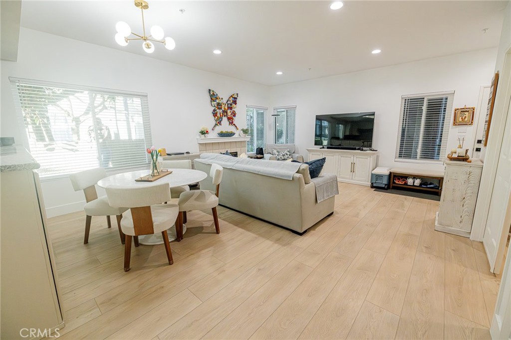 MLS #DW25242077 image #12