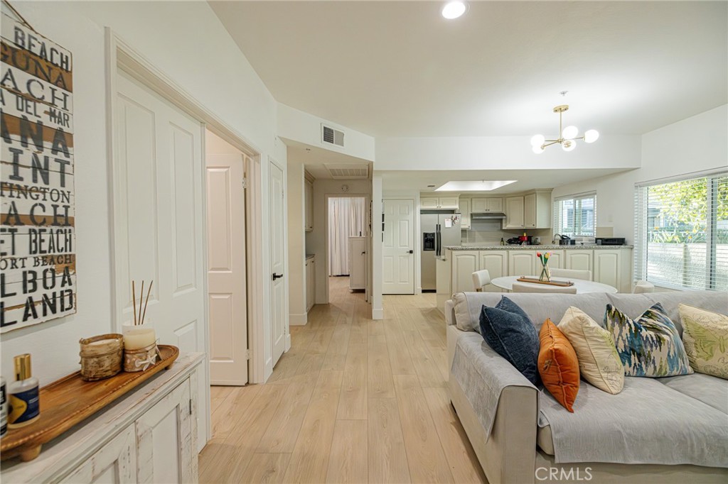 MLS #DW25242077 image #13