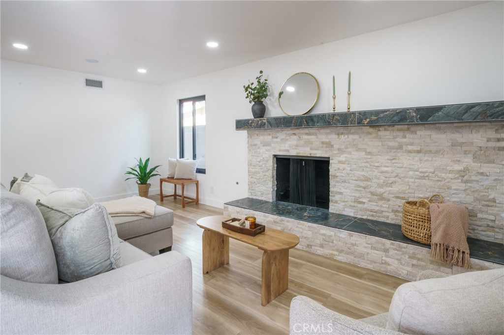 MLS #DW25245838 image #16