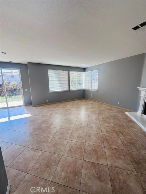 MLS #DW25250367 image #4