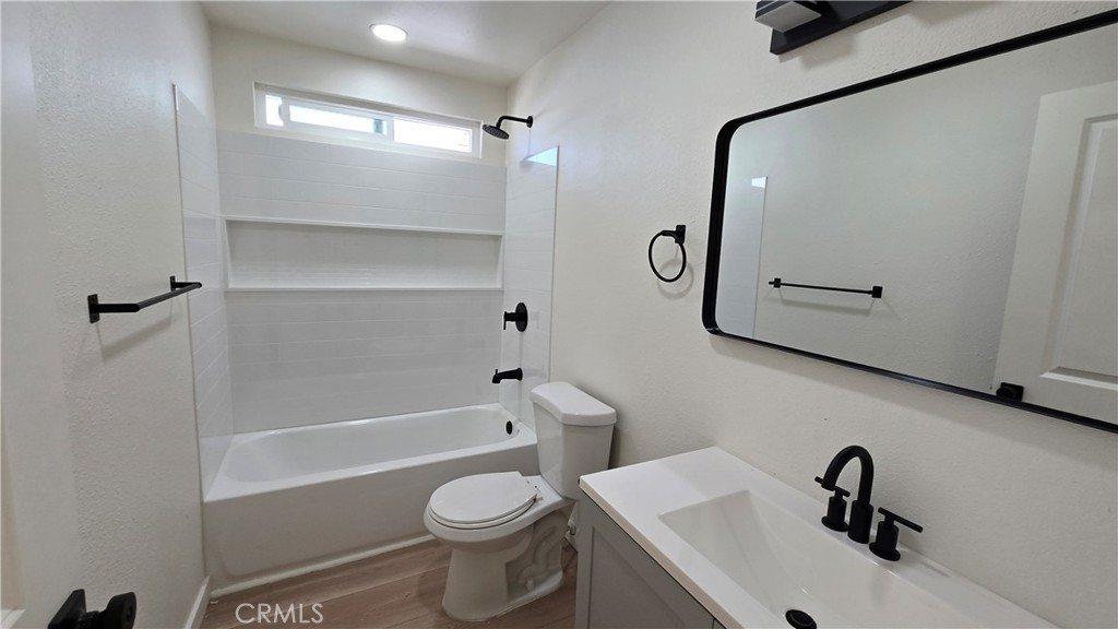 MLS #DW25250735 image #5