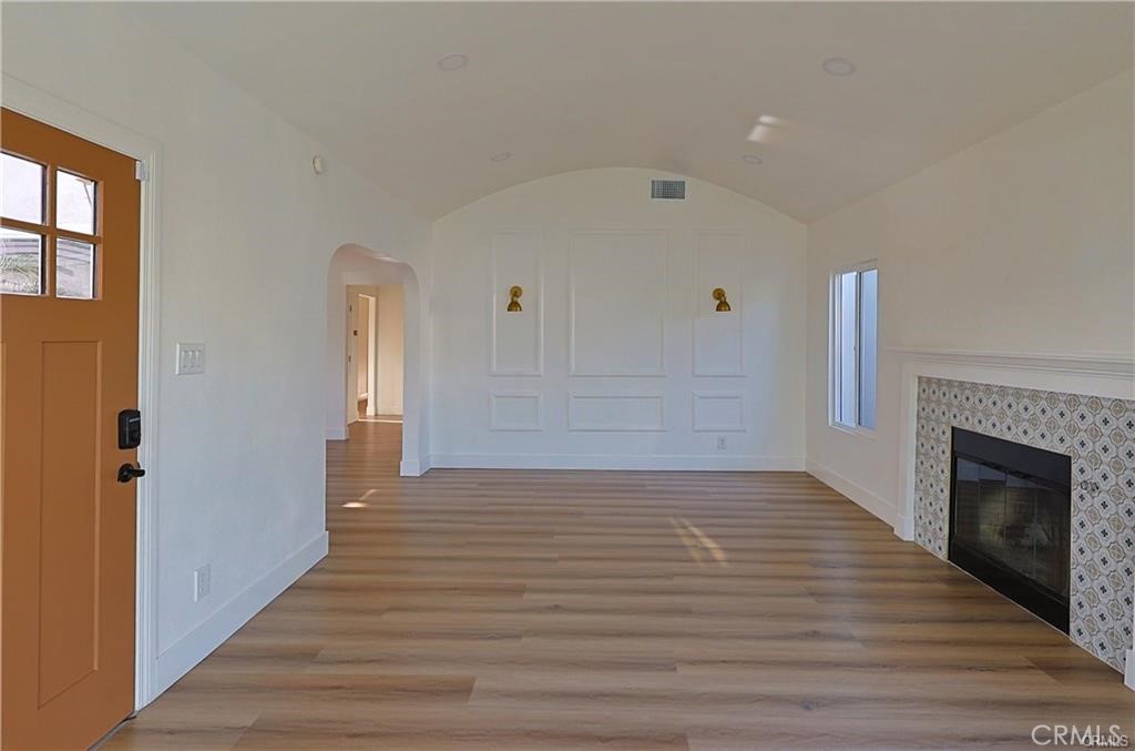 MLS #DW25251052 image #6