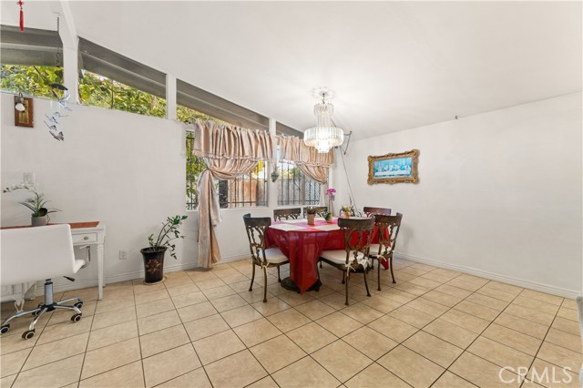 MLS #DW25251080 image #32