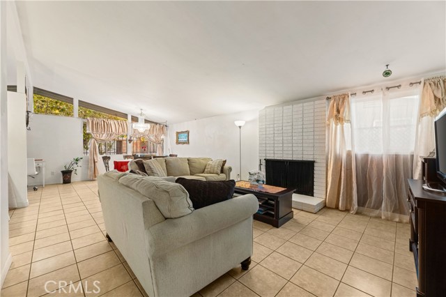 MLS #DW25251080 image #33