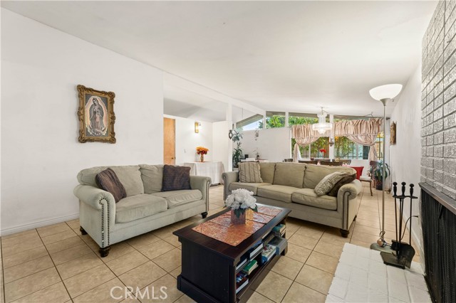 MLS #DW25251080 image #34